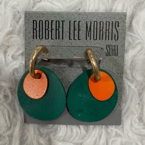 NWT ROBERT LEE MORRIS SOHO beautiful style gold embellished earrings